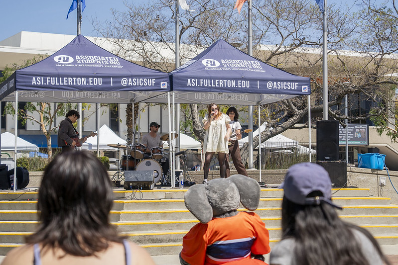 54441888074_13c40c8368_c Band playing at the Becker Amphitheatre